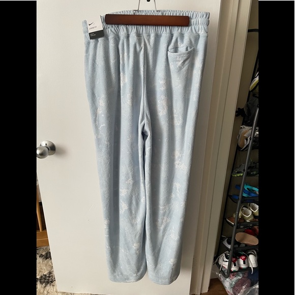 BNWOT Nike City Ready wide leg pants. - Picture 4 of 4